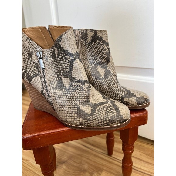 This is a pair of Lucky Brand Basel Booties in a snakeskin print. Size 8 - Picture 1 of 5